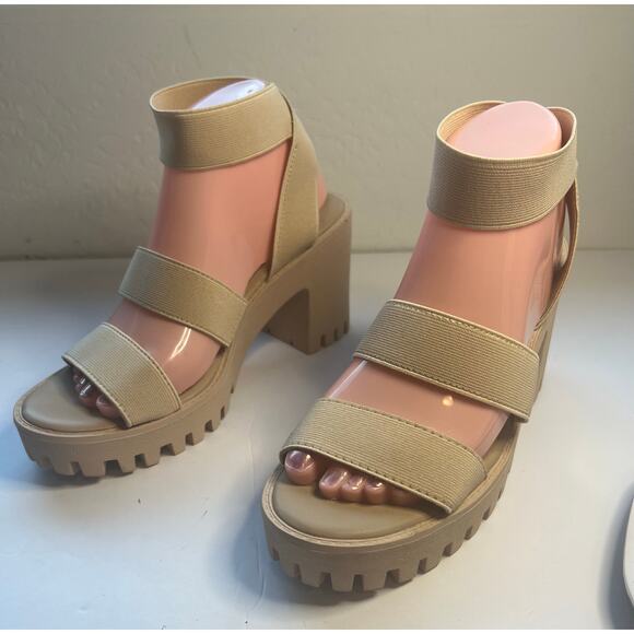UNIONBAY Lucca Beige Elastic Straps Platform Lug Sole Platform Sandals Size 8 - Picture 1 of 11
